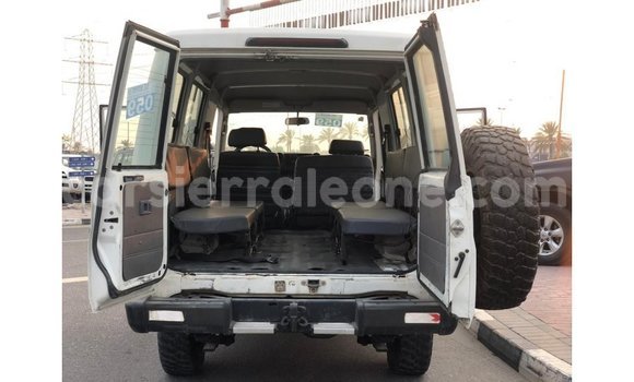 Buy Import Toyota Land Cruiser White Car in Import - Dubai in Kailahun Buy Import Toyota Land Cruiser White Car in Import - Dubai in Kailahun