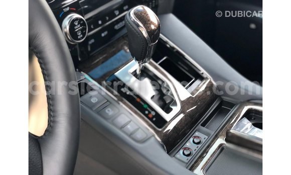 Acheter Import Voiture Toyota Alphard Blanc à Import - Dubai, Kailahun Acheter Import Voiture Toyota Alphard Blanc à Import - Dubai, Kailahun