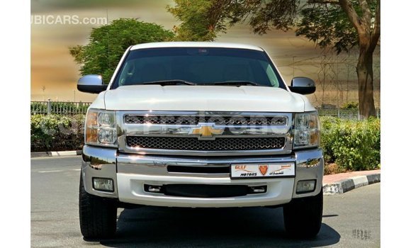 Buy Import Chevrolet Silverado White Car in Import - Dubai in Kailahun Buy Import Chevrolet Silverado White Car in Import - Dubai in Kailahun