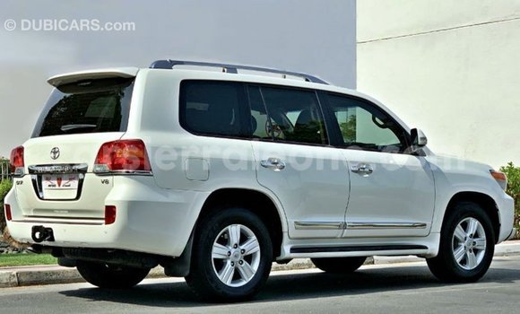 Buy Import Toyota Land Cruiser White Car in Import - Dubai in Kailahun Buy Import Toyota Land Cruiser White Car in Import - Dubai in Kailahun