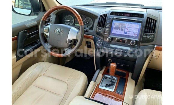 Buy Import Toyota Land Cruiser White Car in Import - Dubai in Kailahun Buy Import Toyota Land Cruiser White Car in Import - Dubai in Kailahun