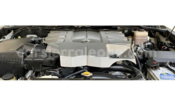 Buy Import Toyota Land Cruiser White Car in Import - Dubai in Kailahun Buy Import Toyota Land Cruiser White Car in Import - Dubai in Kailahun