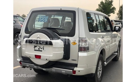 Buy Import Mitsubishi Pajero White Car in Import - Dubai in Kailahun Buy Import Mitsubishi Pajero White Car in Import - Dubai in Kailahun