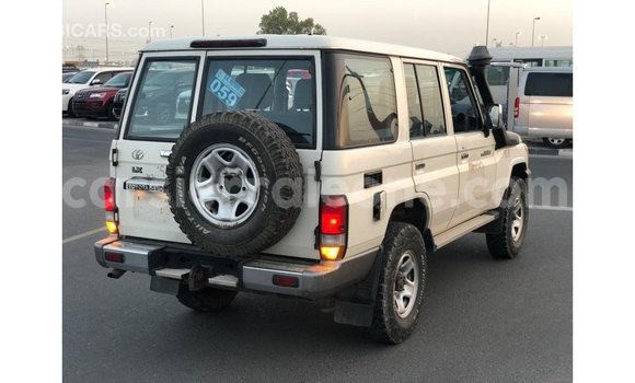 Buy Import Toyota Land Cruiser White Car in Import - Dubai in Kailahun Buy Import Toyota Land Cruiser White Car in Import - Dubai in Kailahun