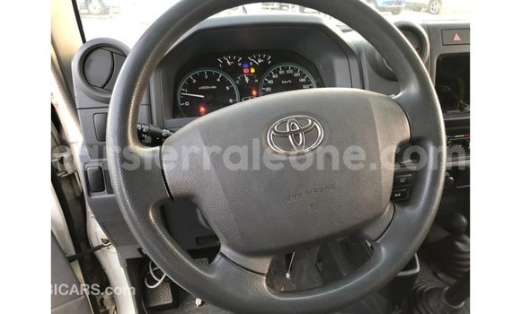 Buy Import Toyota Land Cruiser White Car in Import - Dubai in Kailahun Buy Import Toyota Land Cruiser White Car in Import - Dubai in Kailahun