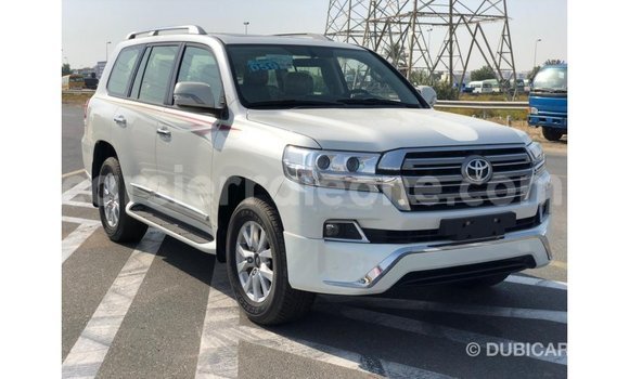 Buy Import Toyota Land Cruiser White Car in Import - Dubai in Kailahun Buy Import Toyota Land Cruiser White Car in Import - Dubai in Kailahun