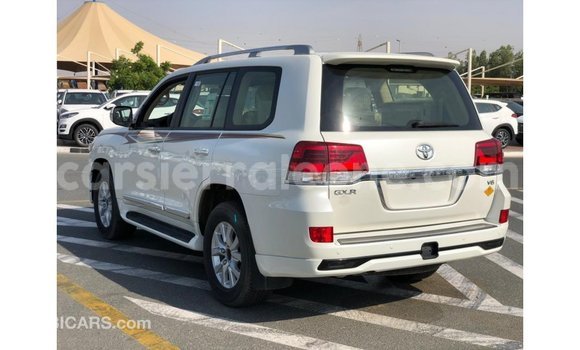 Buy Import Toyota Land Cruiser White Car in Import - Dubai in Kailahun Buy Import Toyota Land Cruiser White Car in Import - Dubai in Kailahun