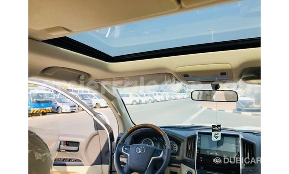 Buy Import Toyota Land Cruiser White Car in Import - Dubai in Kailahun Buy Import Toyota Land Cruiser White Car in Import - Dubai in Kailahun
