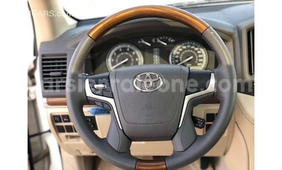 Buy Import Toyota Land Cruiser White Car in Import - Dubai in Kailahun Buy Import Toyota Land Cruiser White Car in Import - Dubai in Kailahun