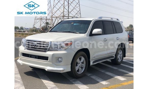 Buy Import Toyota Land Cruiser White Car in Import - Dubai in Kailahun Buy Import Toyota Land Cruiser White Car in Import - Dubai in Kailahun