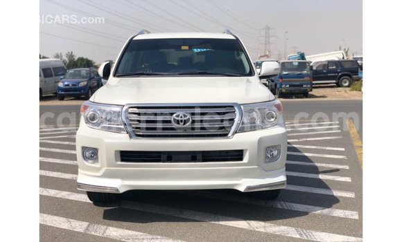 Buy Import Toyota Land Cruiser White Car in Import - Dubai in Kailahun Buy Import Toyota Land Cruiser White Car in Import - Dubai in Kailahun