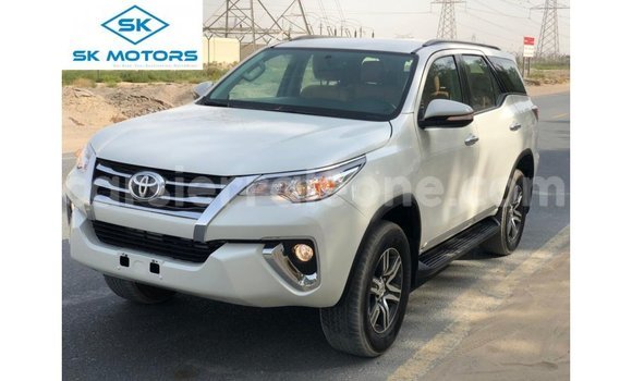 Buy Import Toyota Fortuner White Car in Import - Dubai in Kailahun Buy Import Toyota Fortuner White Car in Import - Dubai in Kailahun