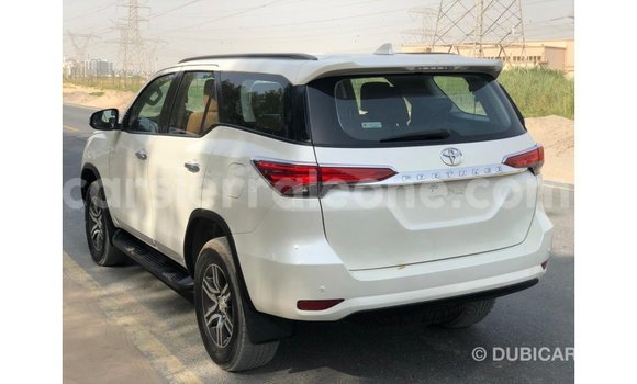 Buy Import Toyota Fortuner White Car in Import - Dubai in Kailahun Buy Import Toyota Fortuner White Car in Import - Dubai in Kailahun