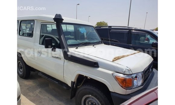 Buy Import Toyota Land Cruiser White Car in Import - Dubai in Kailahun Buy Import Toyota Land Cruiser White Car in Import - Dubai in Kailahun