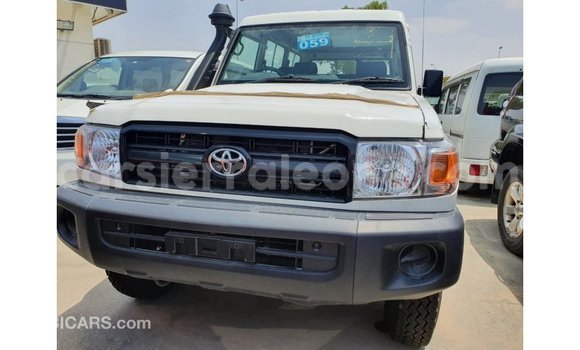 Buy Import Toyota Land Cruiser White Car in Import - Dubai in Kailahun Buy Import Toyota Land Cruiser White Car in Import - Dubai in Kailahun