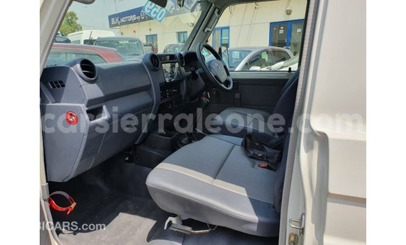 Buy Import Toyota Land Cruiser White Car in Import - Dubai in Kailahun Buy Import Toyota Land Cruiser White Car in Import - Dubai in Kailahun