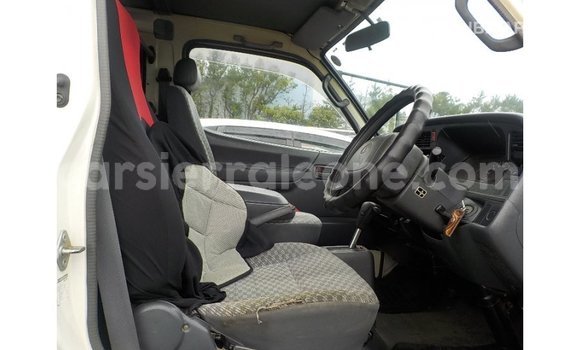 Buy Import Toyota Hiace White Car in Import - Dubai in Kailahun Buy Import Toyota Hiace White Car in Import - Dubai in Kailahun