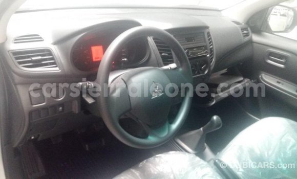 Buy Import Mitsubishi L200 White Car in Import - Dubai in Kailahun Buy Import Mitsubishi L200 White Car in Import - Dubai in Kailahun
