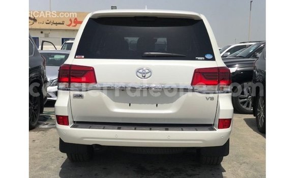 Buy Import Toyota Land Cruiser White Car in Import - Dubai in Kailahun Buy Import Toyota Land Cruiser White Car in Import - Dubai in Kailahun