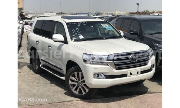 Buy Import Toyota Land Cruiser White Car in Import - Dubai in Kailahun Buy Import Toyota Land Cruiser White Car in Import - Dubai in Kailahun