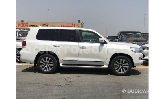 Buy Import Toyota Land Cruiser White Car in Import - Dubai in Kailahun Buy Import Toyota Land Cruiser White Car in Import - Dubai in Kailahun