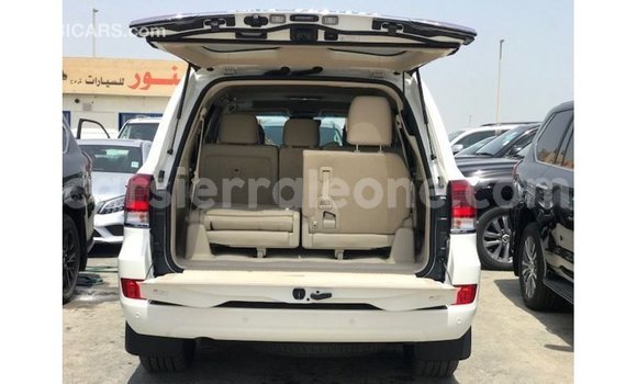 Buy Import Toyota Land Cruiser White Car in Import - Dubai in Kailahun Buy Import Toyota Land Cruiser White Car in Import - Dubai in Kailahun
