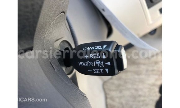 Buy Import Toyota Land Cruiser White Car in Import - Dubai in Kailahun Buy Import Toyota Land Cruiser White Car in Import - Dubai in Kailahun