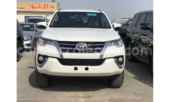 Buy Import Toyota Fortuner White Car in Import - Dubai in Kailahun Buy Import Toyota Fortuner White Car in Import - Dubai in Kailahun