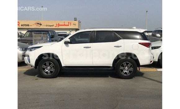 Buy Import Toyota Fortuner White Car in Import - Dubai in Kailahun Buy Import Toyota Fortuner White Car in Import - Dubai in Kailahun