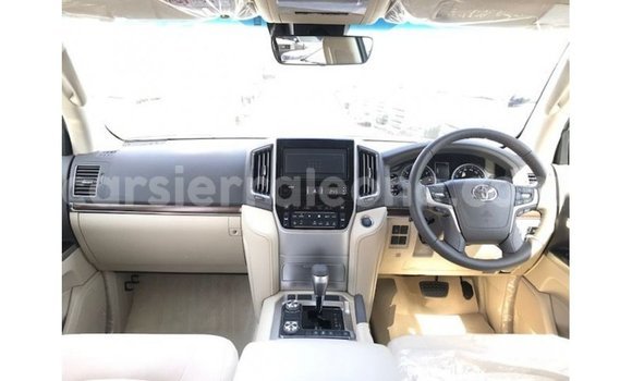 Buy Import Toyota Land Cruiser White Car in Import - Dubai in Kailahun Buy Import Toyota Land Cruiser White Car in Import - Dubai in Kailahun