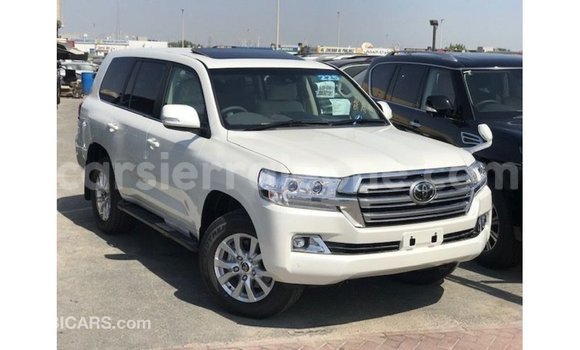 Buy Import Toyota Land Cruiser White Car in Import - Dubai in Kailahun Buy Import Toyota Land Cruiser White Car in Import - Dubai in Kailahun