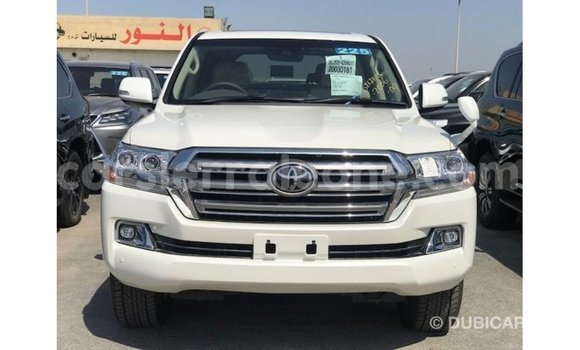 Buy Import Toyota Land Cruiser White Car in Import - Dubai in Kailahun Buy Import Toyota Land Cruiser White Car in Import - Dubai in Kailahun