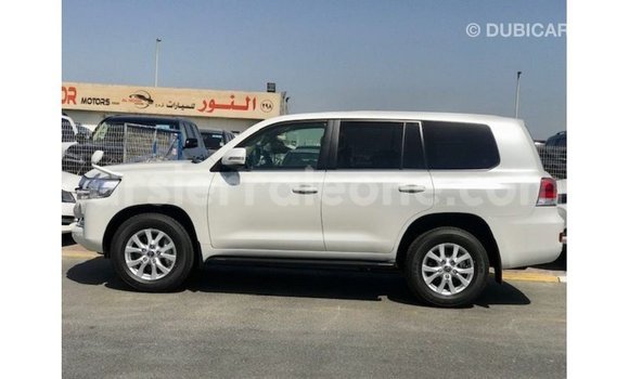 Buy Import Toyota Land Cruiser White Car in Import - Dubai in Kailahun Buy Import Toyota Land Cruiser White Car in Import - Dubai in Kailahun