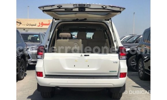 Buy Import Toyota Land Cruiser White Car in Import - Dubai in Kailahun Buy Import Toyota Land Cruiser White Car in Import - Dubai in Kailahun