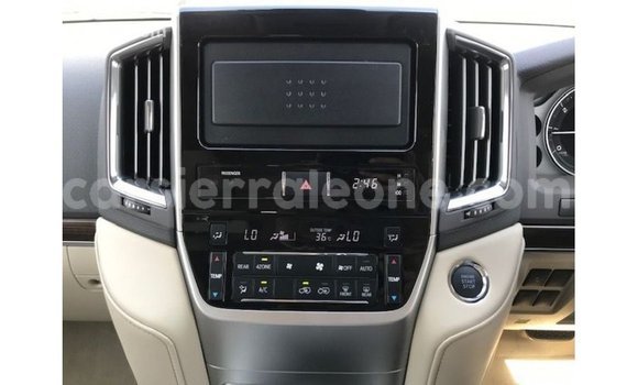 Buy Import Toyota Land Cruiser White Car in Import - Dubai in Kailahun Buy Import Toyota Land Cruiser White Car in Import - Dubai in Kailahun
