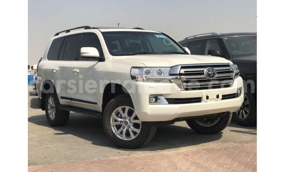 Buy Import Toyota Land Cruiser White Car in Import - Dubai in Kailahun Buy Import Toyota Land Cruiser White Car in Import - Dubai in Kailahun