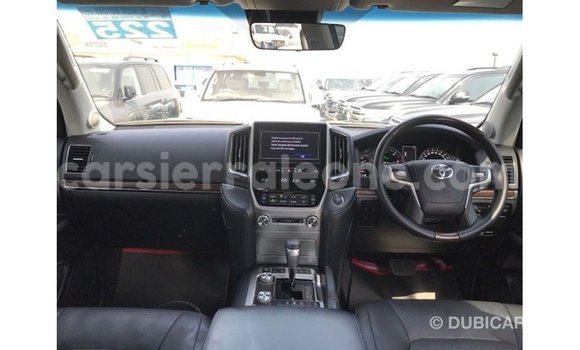 Buy Import Toyota Land Cruiser White Car in Import - Dubai in Kailahun Buy Import Toyota Land Cruiser White Car in Import - Dubai in Kailahun