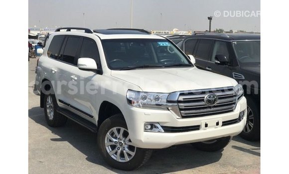 Buy Import Toyota Land Cruiser White Car in Import - Dubai in Kailahun Buy Import Toyota Land Cruiser White Car in Import - Dubai in Kailahun