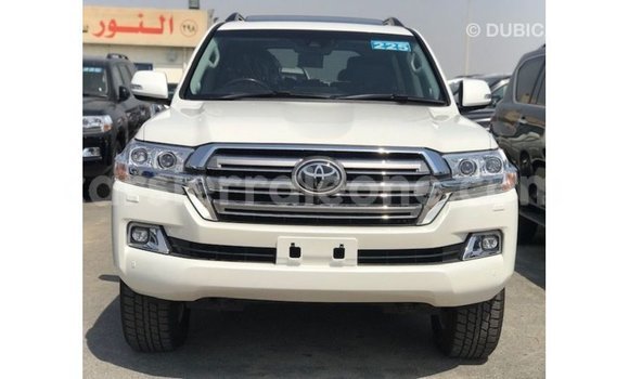 Buy Import Toyota Land Cruiser White Car in Import - Dubai in Kailahun Buy Import Toyota Land Cruiser White Car in Import - Dubai in Kailahun