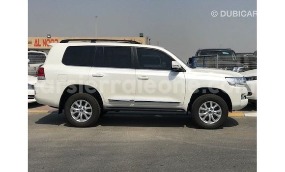 Buy Import Toyota Land Cruiser White Car in Import - Dubai in Kailahun Buy Import Toyota Land Cruiser White Car in Import - Dubai in Kailahun