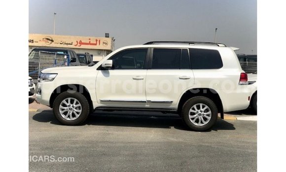 Buy Import Toyota Land Cruiser White Car in Import - Dubai in Kailahun Buy Import Toyota Land Cruiser White Car in Import - Dubai in Kailahun