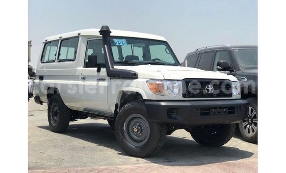 Buy Import Toyota Land Cruiser White Car in Import - Dubai in Kailahun Buy Import Toyota Land Cruiser White Car in Import - Dubai in Kailahun
