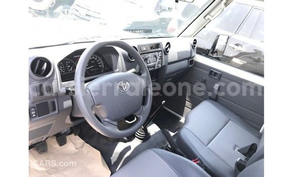 Buy Import Toyota Land Cruiser White Car in Import - Dubai in Kailahun Buy Import Toyota Land Cruiser White Car in Import - Dubai in Kailahun