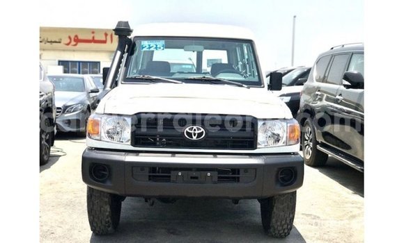 Buy Import Toyota Land Cruiser White Car in Import - Dubai in Kailahun Buy Import Toyota Land Cruiser White Car in Import - Dubai in Kailahun