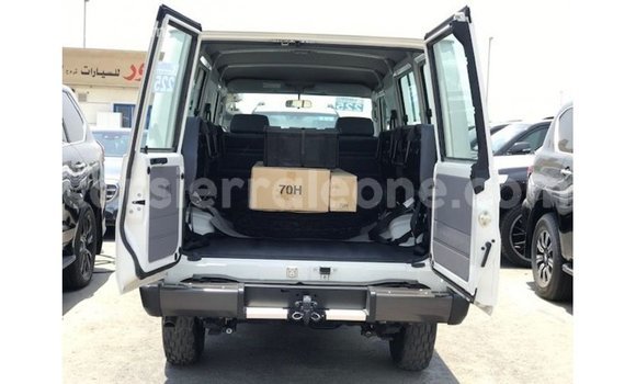 Buy Import Toyota Land Cruiser White Car in Import - Dubai in Kailahun Buy Import Toyota Land Cruiser White Car in Import - Dubai in Kailahun