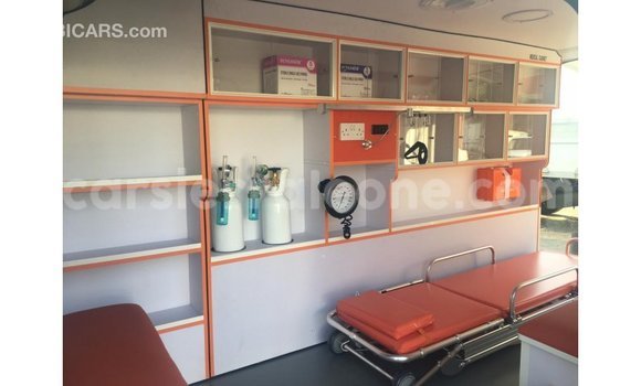 Buy Import Toyota Hiace White Car in Import - Dubai in Kailahun Buy Import Toyota Hiace White Car in Import - Dubai in Kailahun