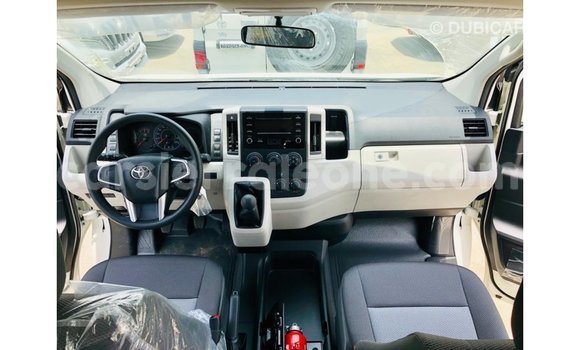 Buy Import Toyota Hiace White Car in Import - Dubai in Kailahun Buy Import Toyota Hiace White Car in Import - Dubai in Kailahun