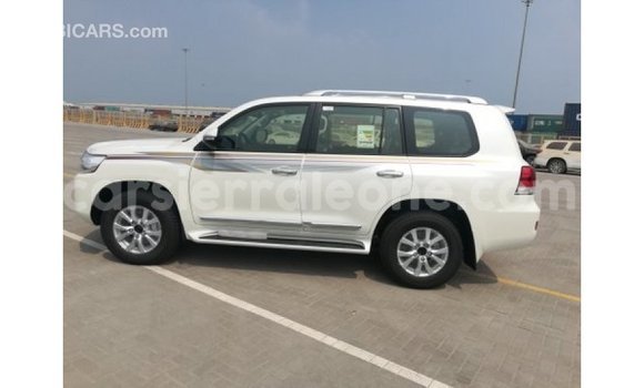 Buy Import Toyota Land Cruiser White Car in Import - Dubai in Kailahun Buy Import Toyota Land Cruiser White Car in Import - Dubai in Kailahun