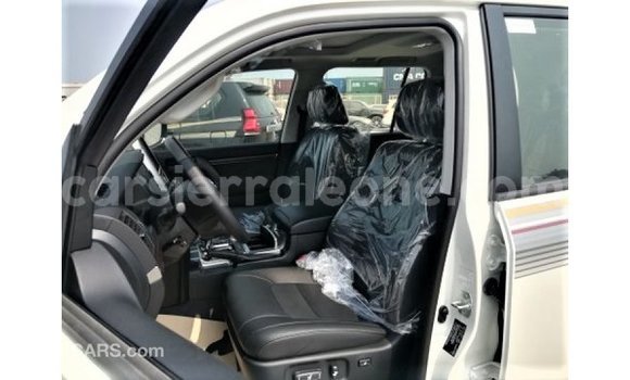 Buy Import Toyota Land Cruiser White Car in Import - Dubai in Kailahun Buy Import Toyota Land Cruiser White Car in Import - Dubai in Kailahun