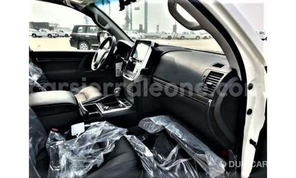 Buy Import Toyota Land Cruiser White Car in Import - Dubai in Kailahun Buy Import Toyota Land Cruiser White Car in Import - Dubai in Kailahun